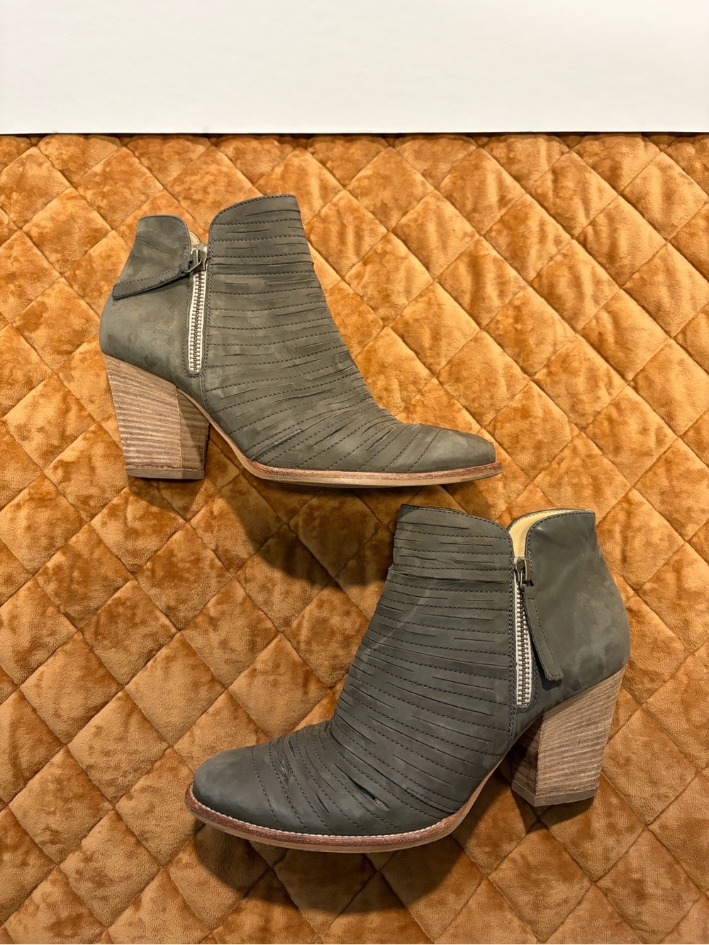 Paul Green Malibu Sliced Double Zip Booties